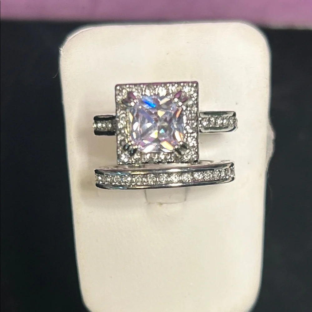 🛑UNAVAILABLE🛑 Elegant Silver Women's Ring Set - Picture 1 of 8